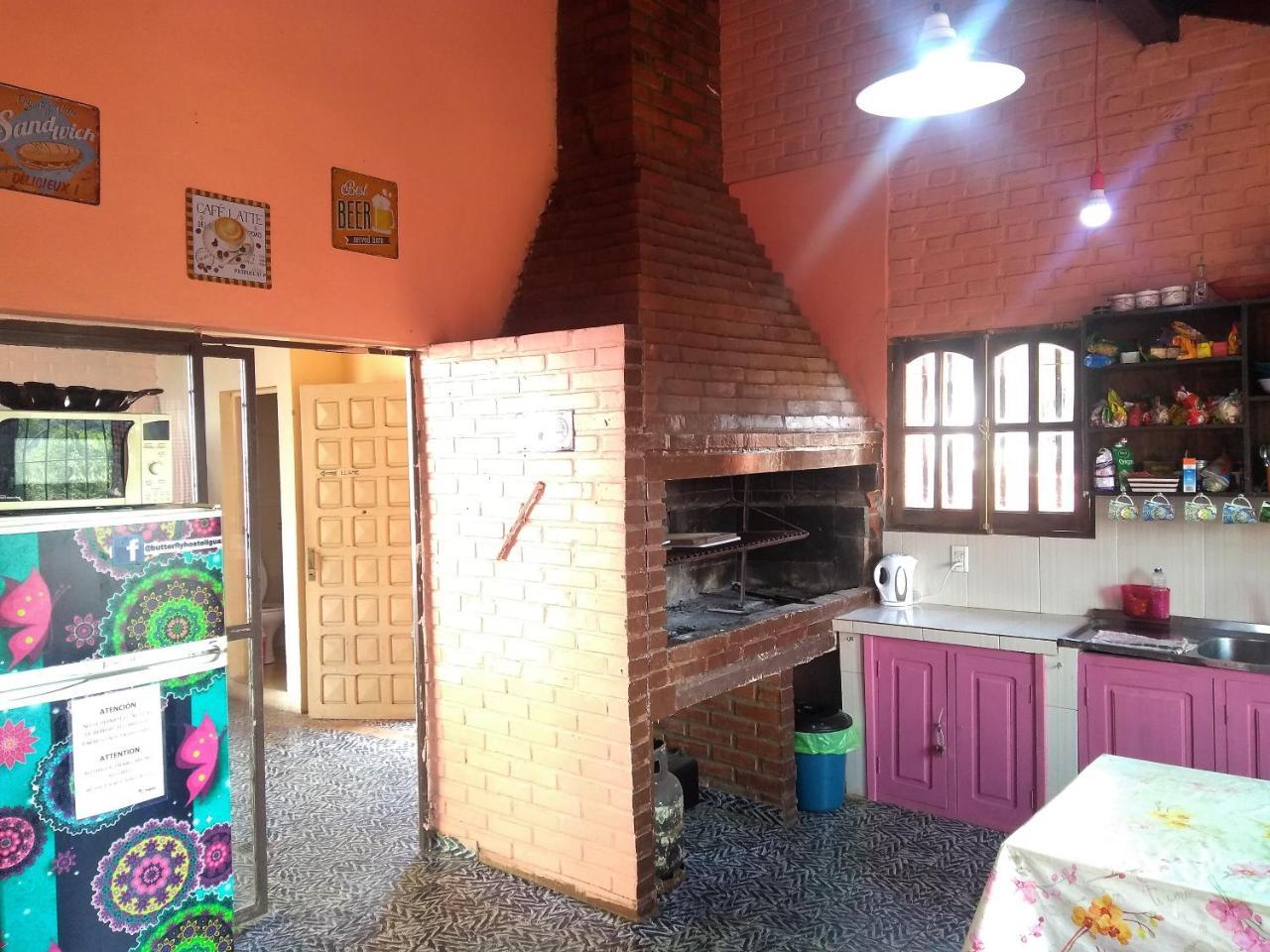 Butterfly Hostel Puerto Iguazu Exterior photo